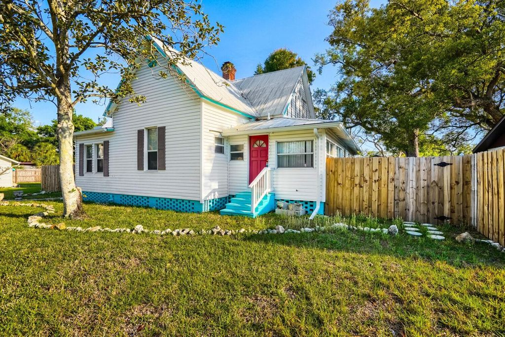 Photo of 2523 10th Avenue W, Bradenton, FL 34205 (MLS # TB8480887)