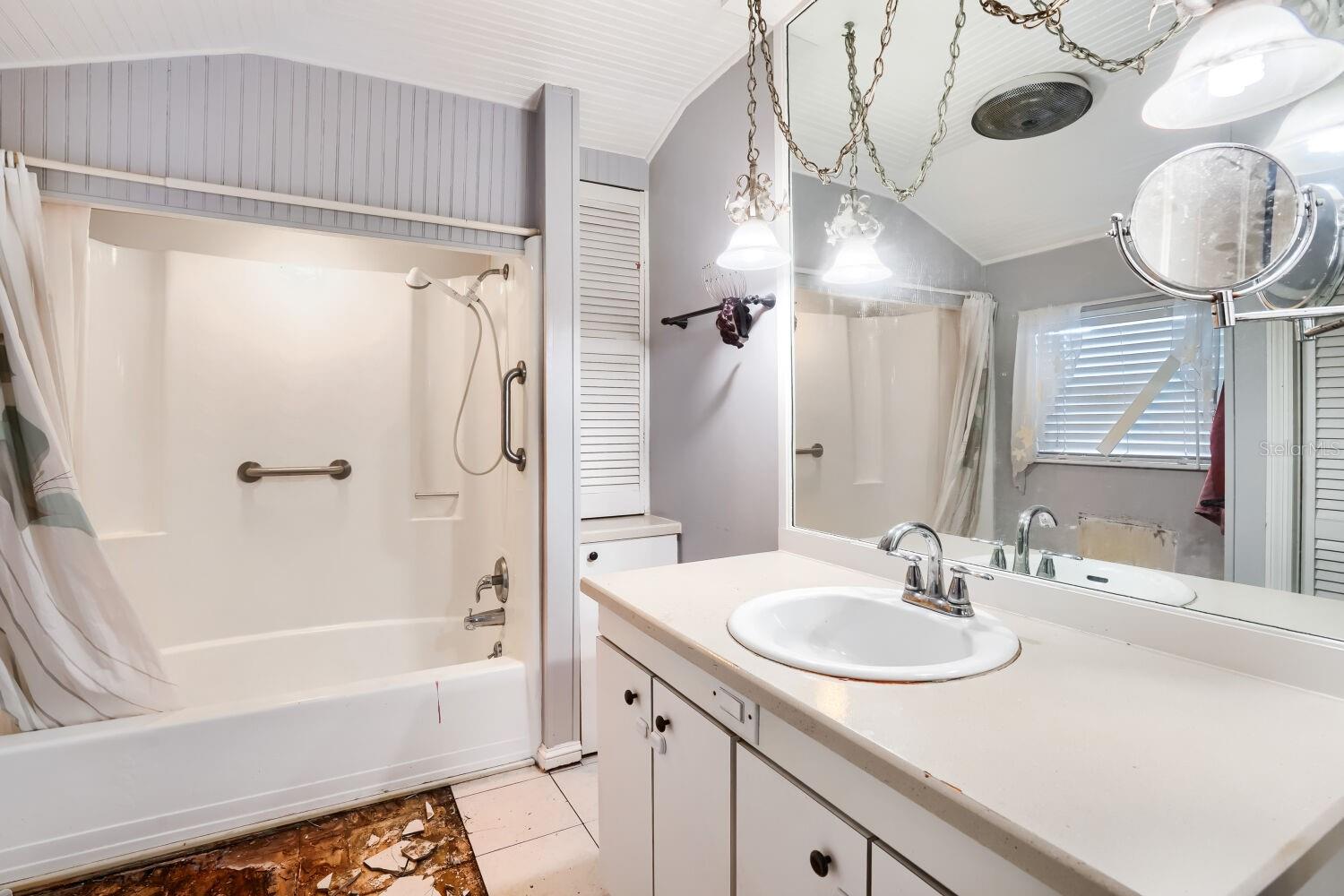 GOULD PLACE - Residential