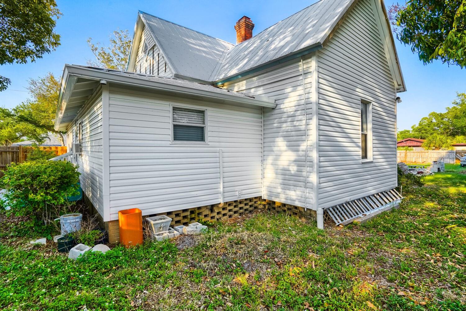 GOULD PLACE - Residential