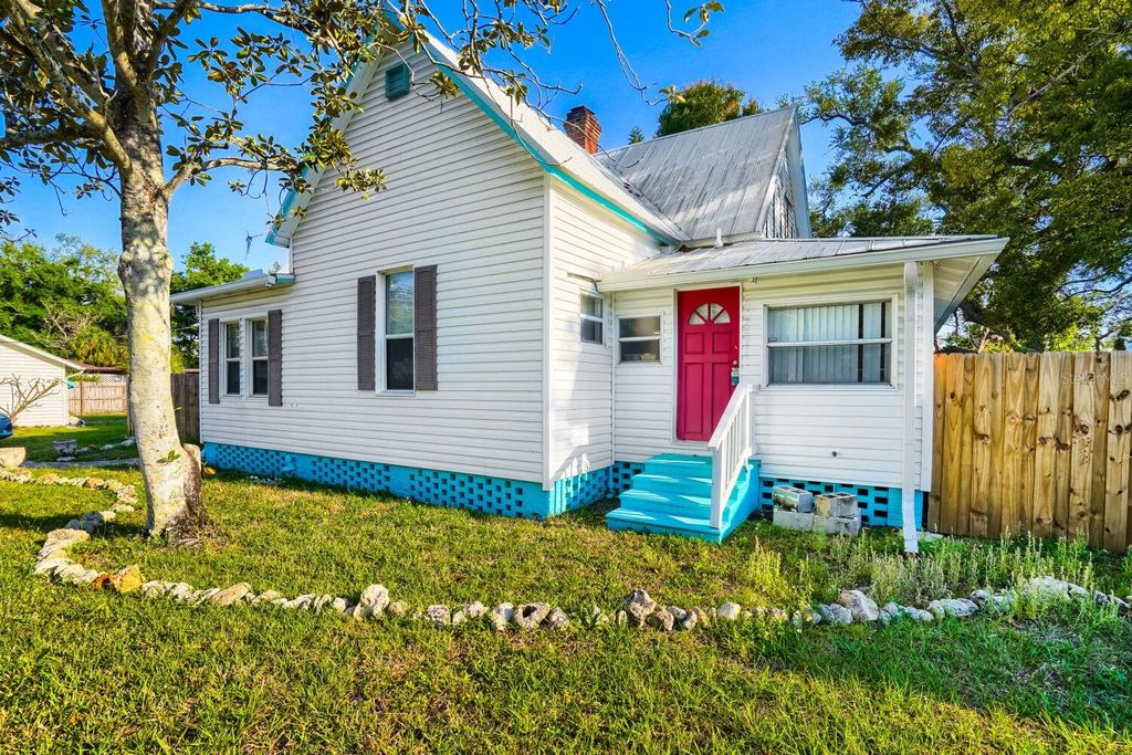 Photo of 2523 10th Avenue W, Bradenton, FL 34205 (MLS # TB8480887)