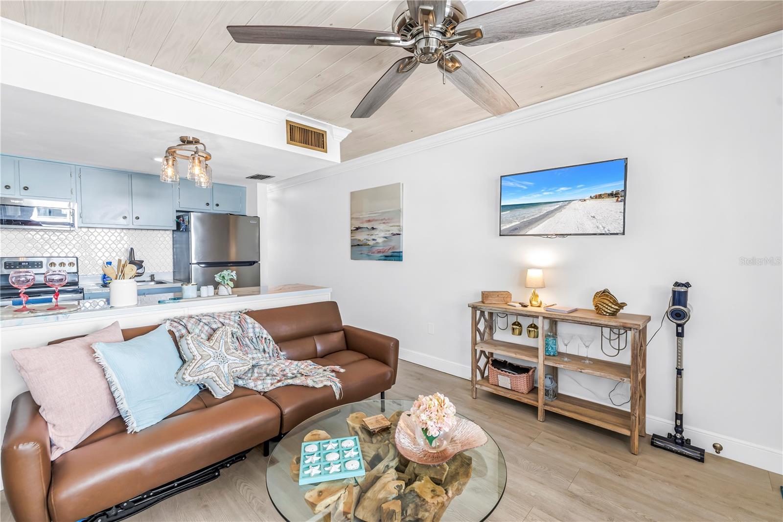 HARBOR HOUSE CONDOS - Residential