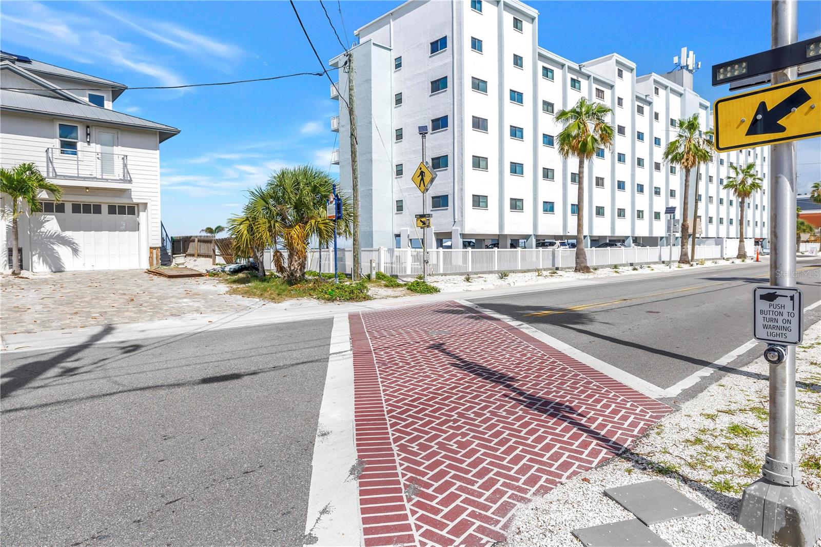 HARBOR HOUSE CONDOS - Residential
