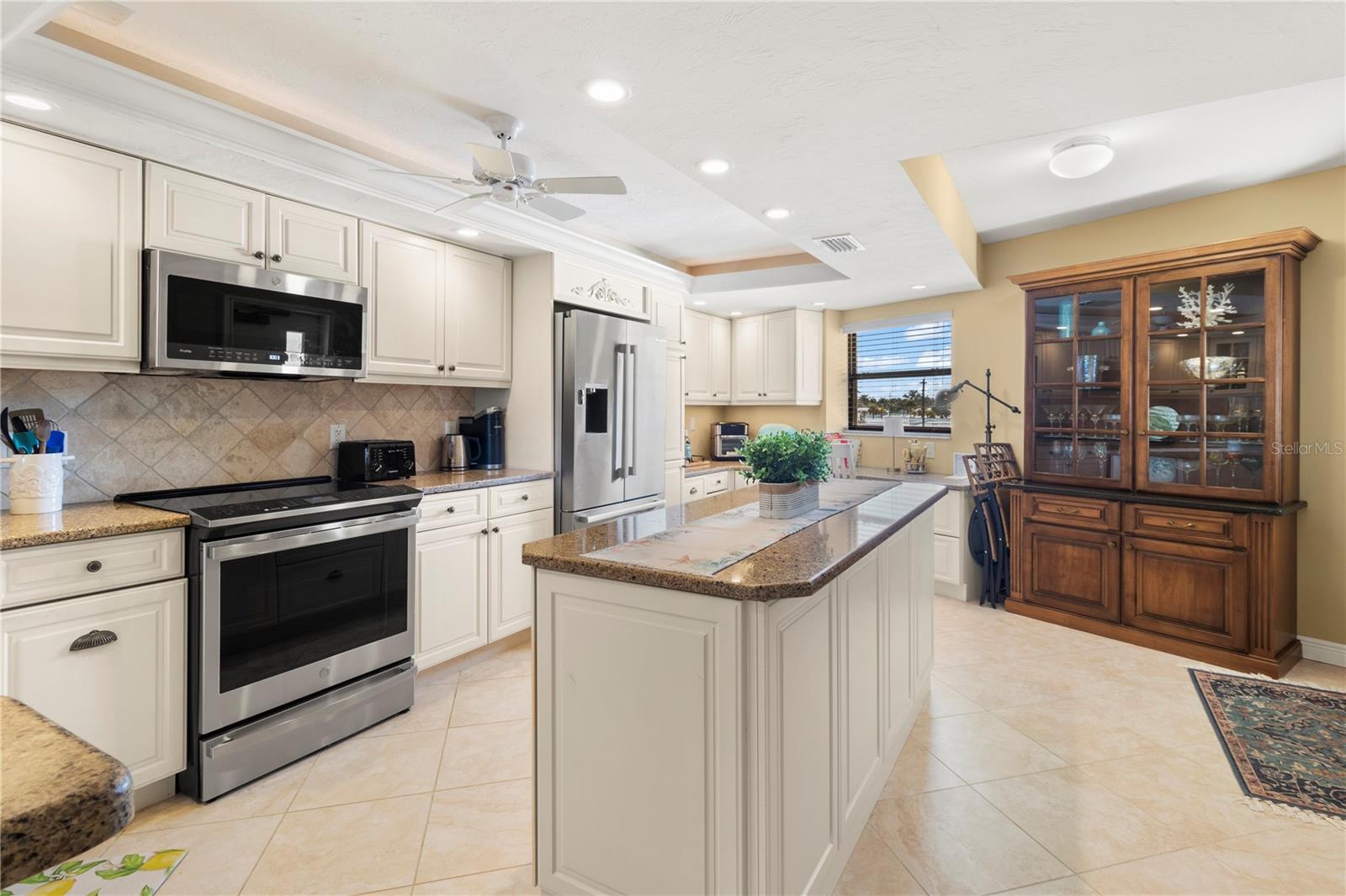 GULF & BAY CLUB PH 1 - Residential