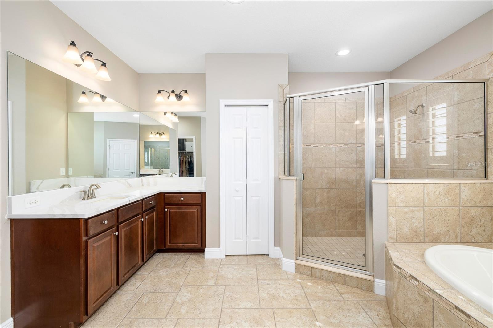 MANORS AT FOREST GLEN - Residential