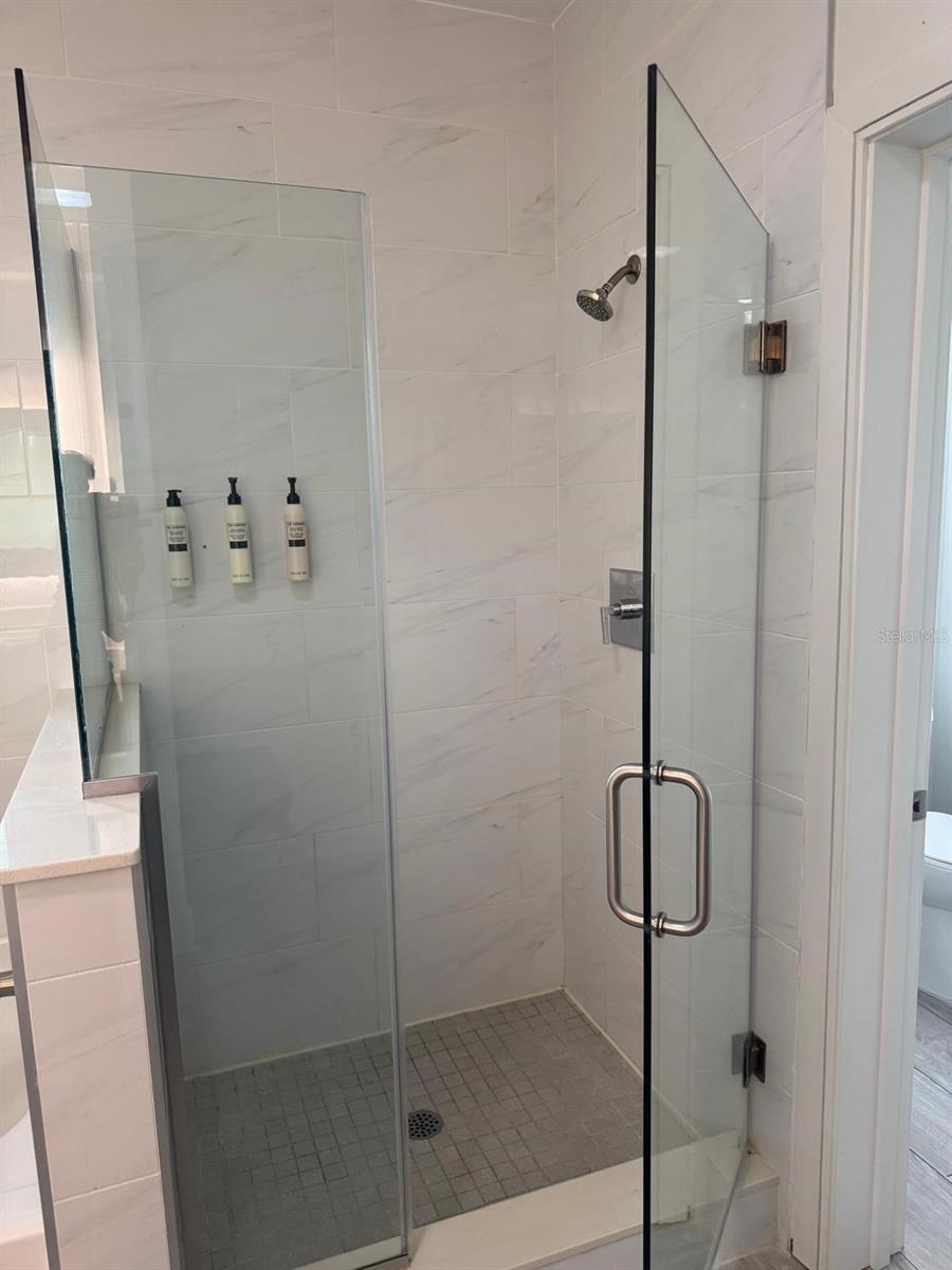 GROVE RESIDENCE & SPA HOTEL CONDO 3 - Residential