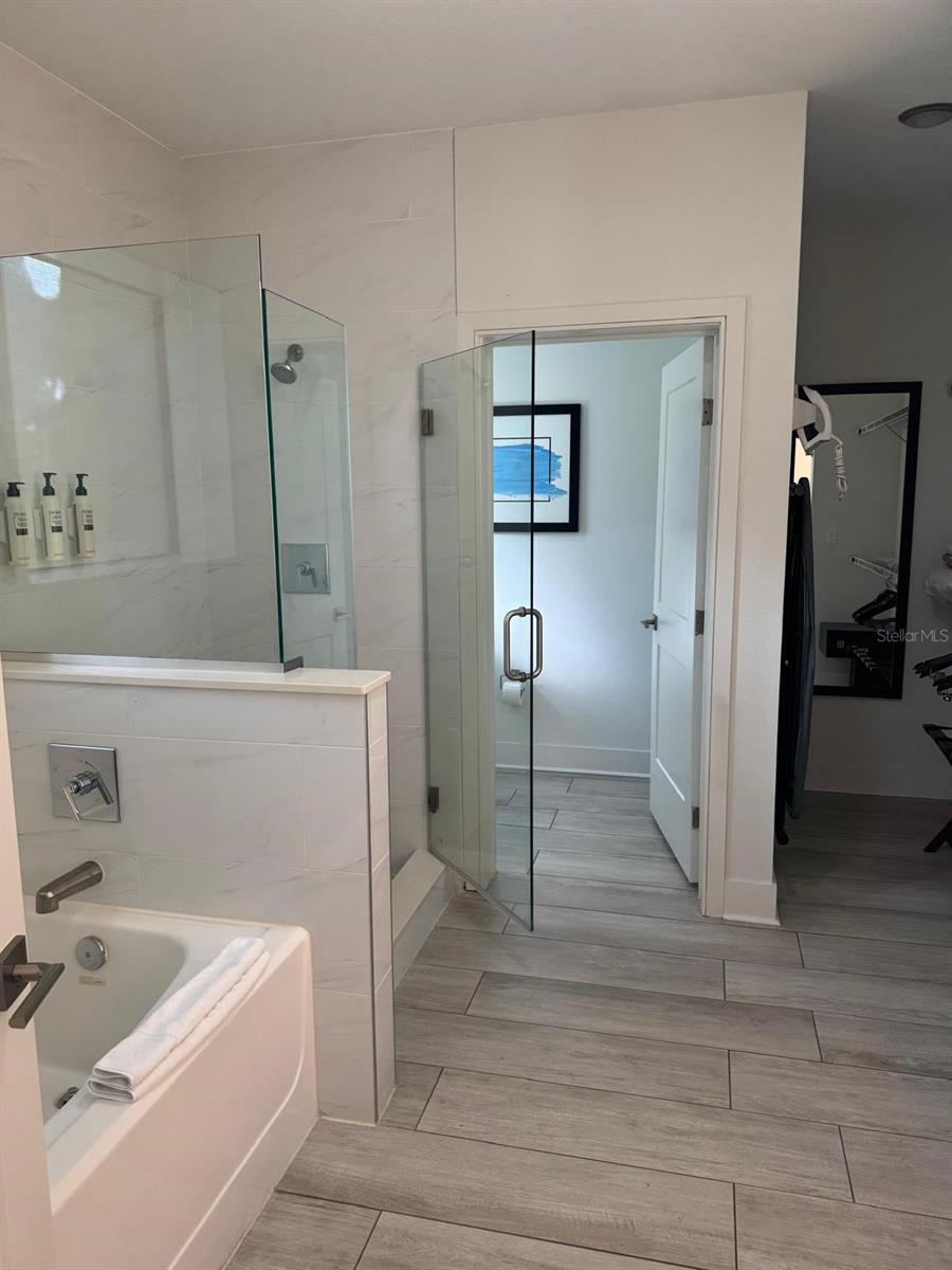 GROVE RESIDENCE & SPA HOTEL CONDO 3 - Residential