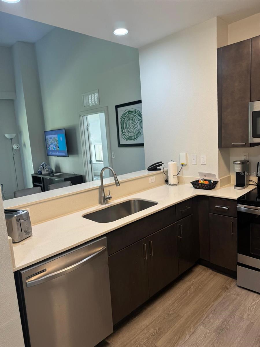 14501 GROVE RESORT AVENUE 3135