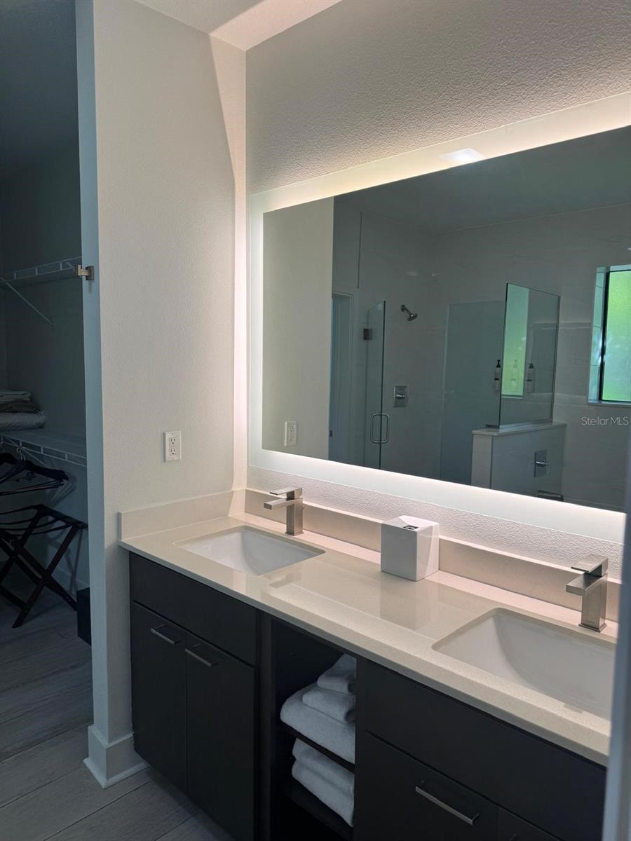 GROVE RESIDENCE & SPA HOTEL CONDO 3 - Residential