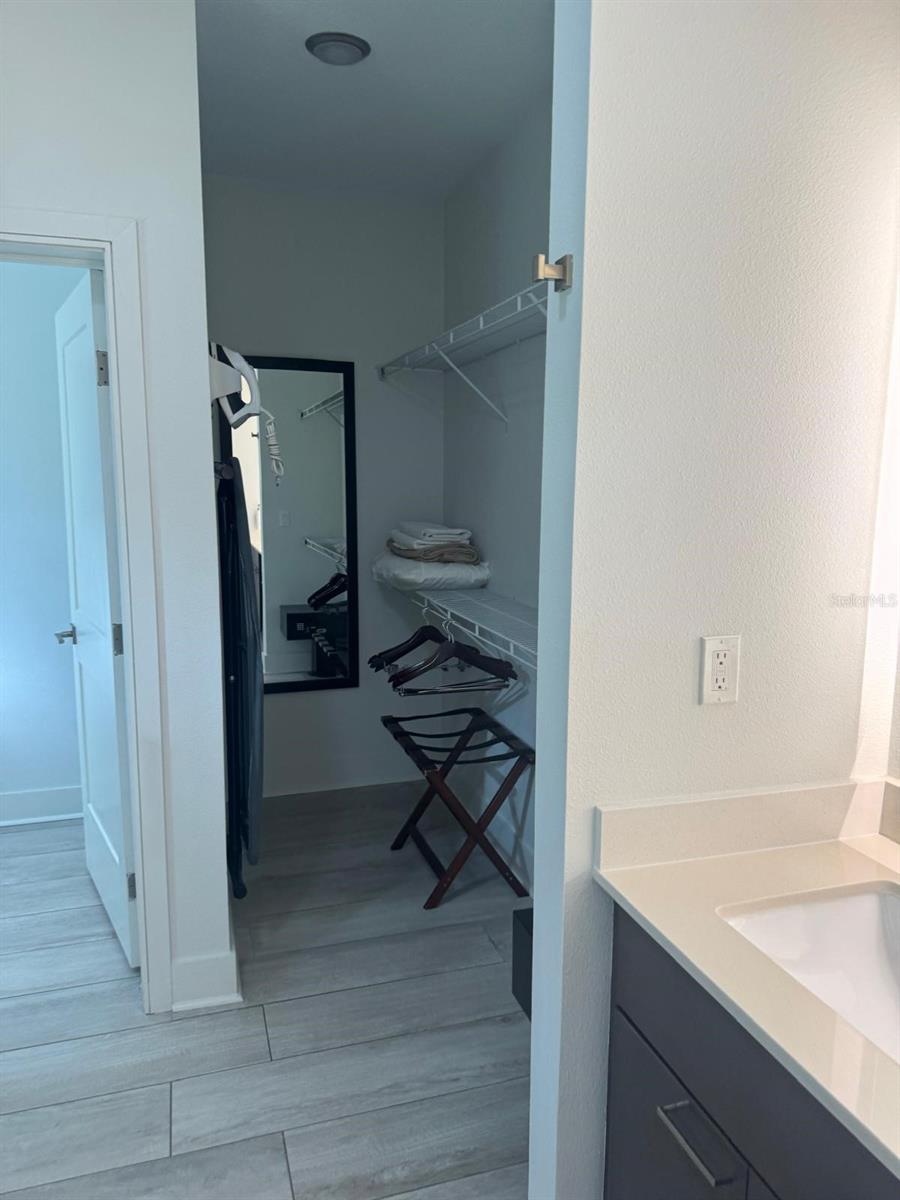 GROVE RESIDENCE & SPA HOTEL CONDO 3 - Residential