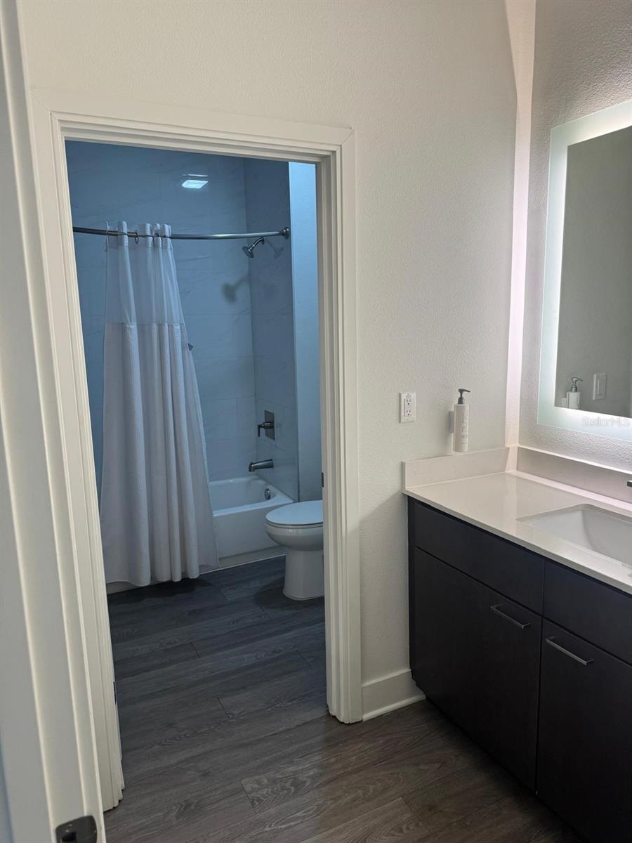 GROVE RESIDENCE & SPA HOTEL CONDO 3 - Residential