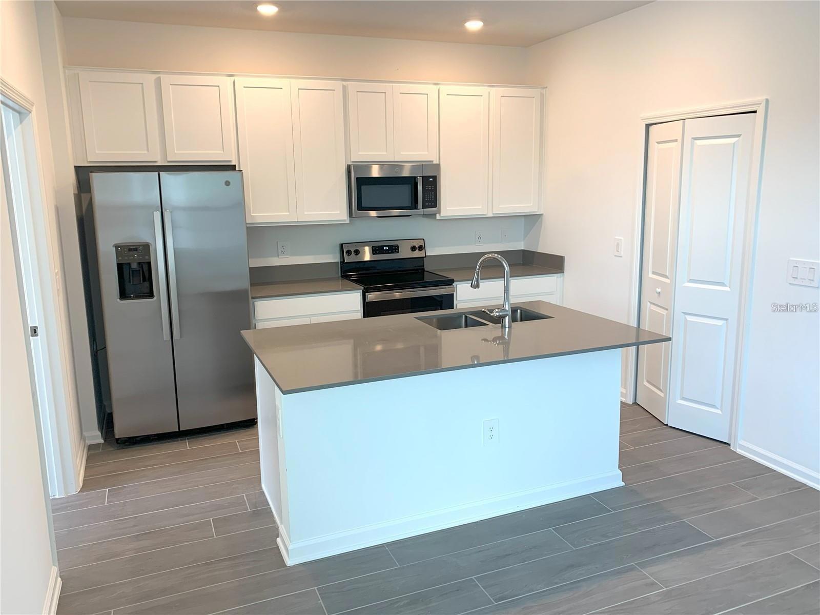 STOREY GROVE PHASE 4 - Residential Lease