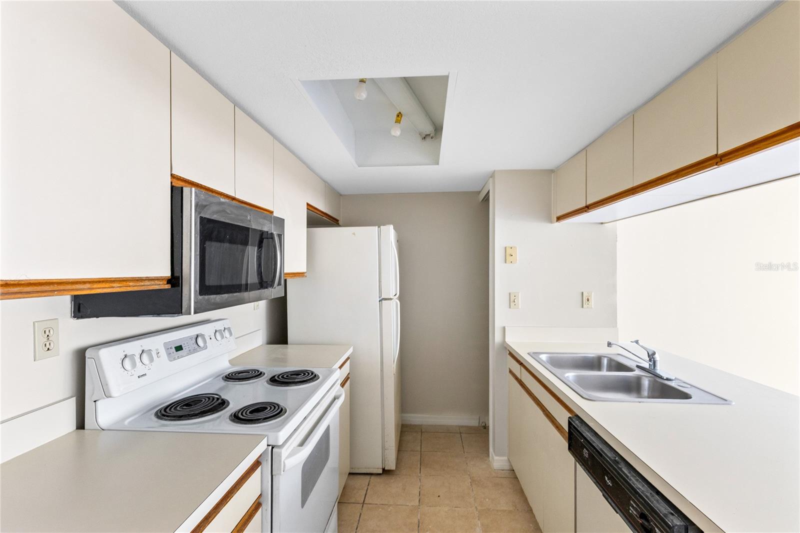 VILLAS AT SOMERSET - Residential