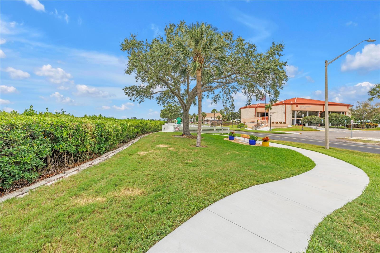 LES CHATEAUX CONDO - Residential
