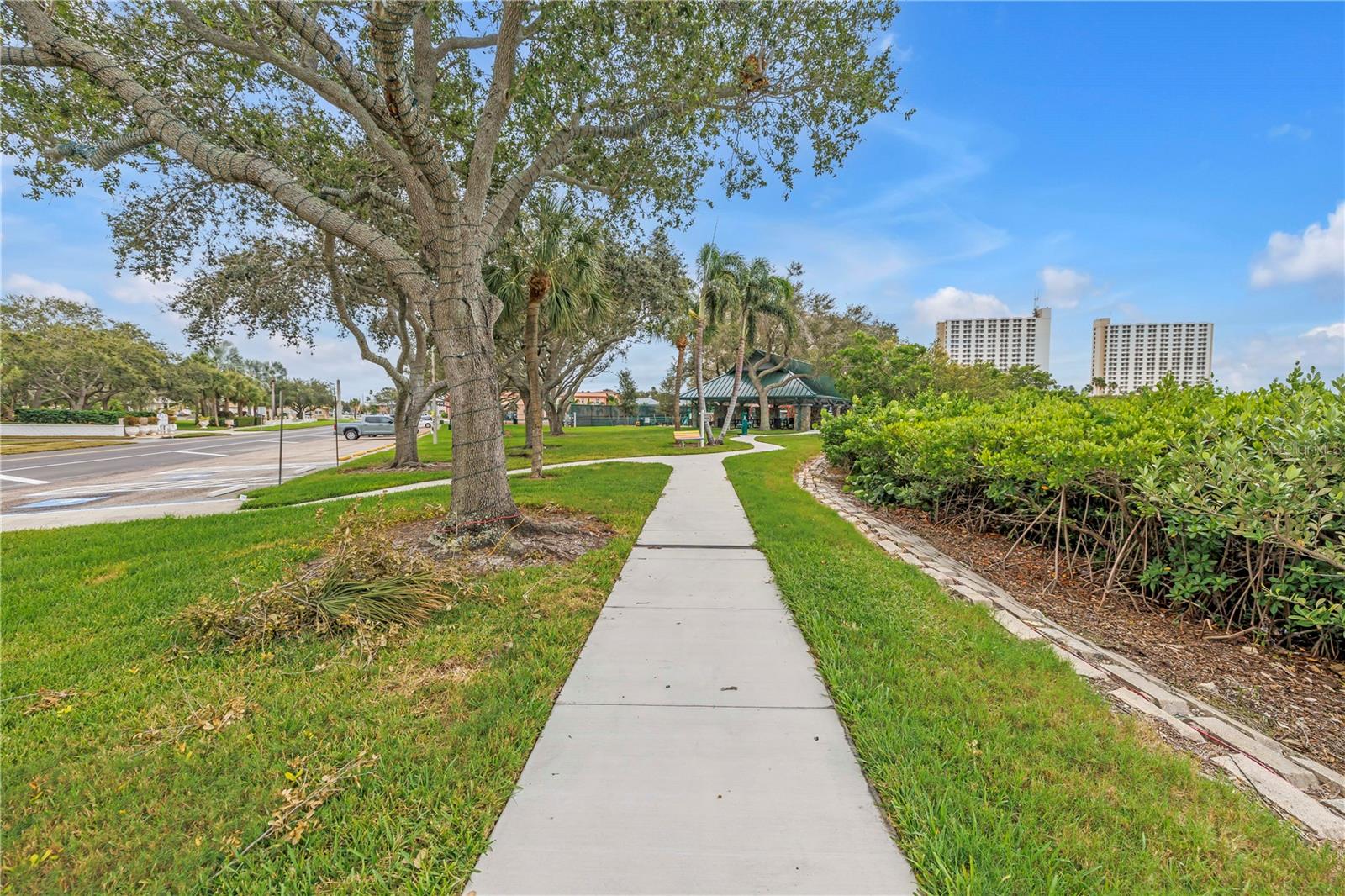 LES CHATEAUX CONDO - Residential