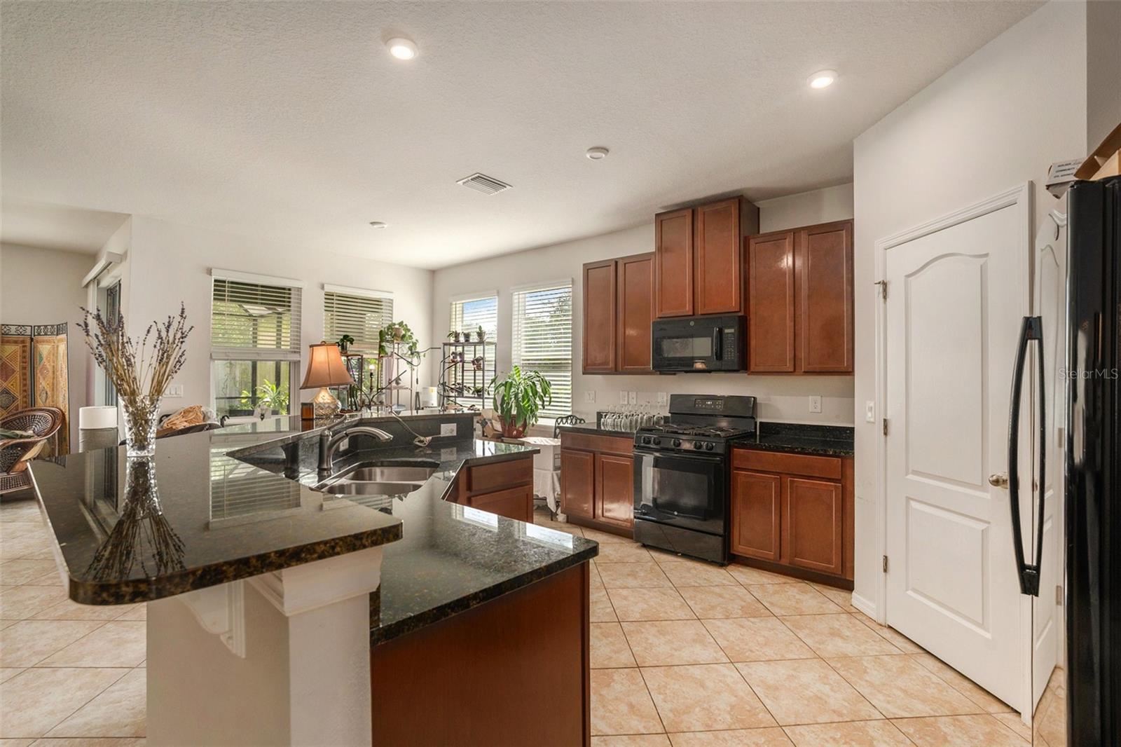 LUCAYA LAKE CLUB PH 3 - Residential