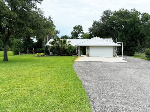 A home in PLANT CITY