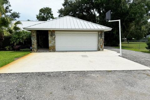 A home in PLANT CITY