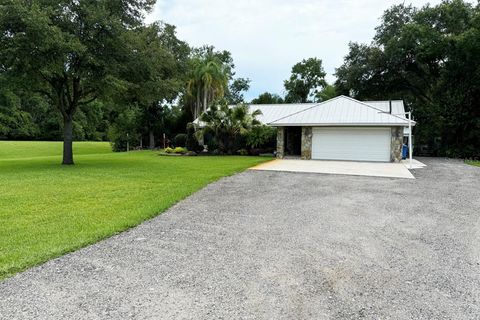 A home in PLANT CITY