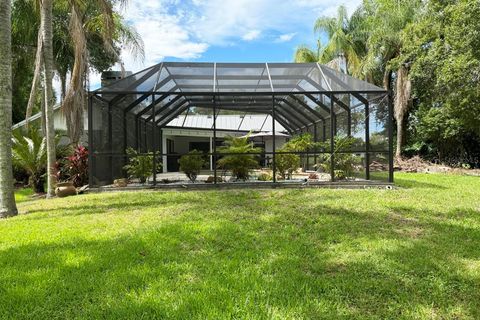 A home in PLANT CITY