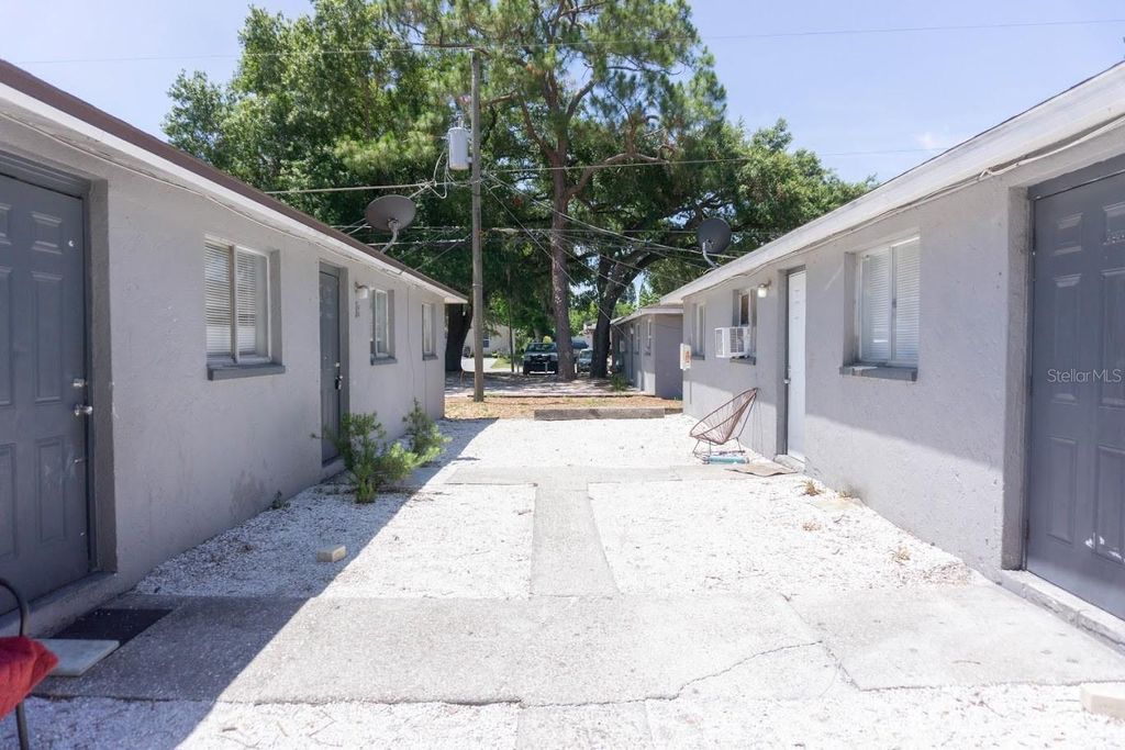 Photo of 907 34th Avenue W #B, Bradenton, FL 34205 (MLS # TB8468934)