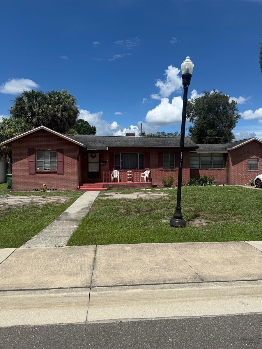 1715 W CARMEN STREET