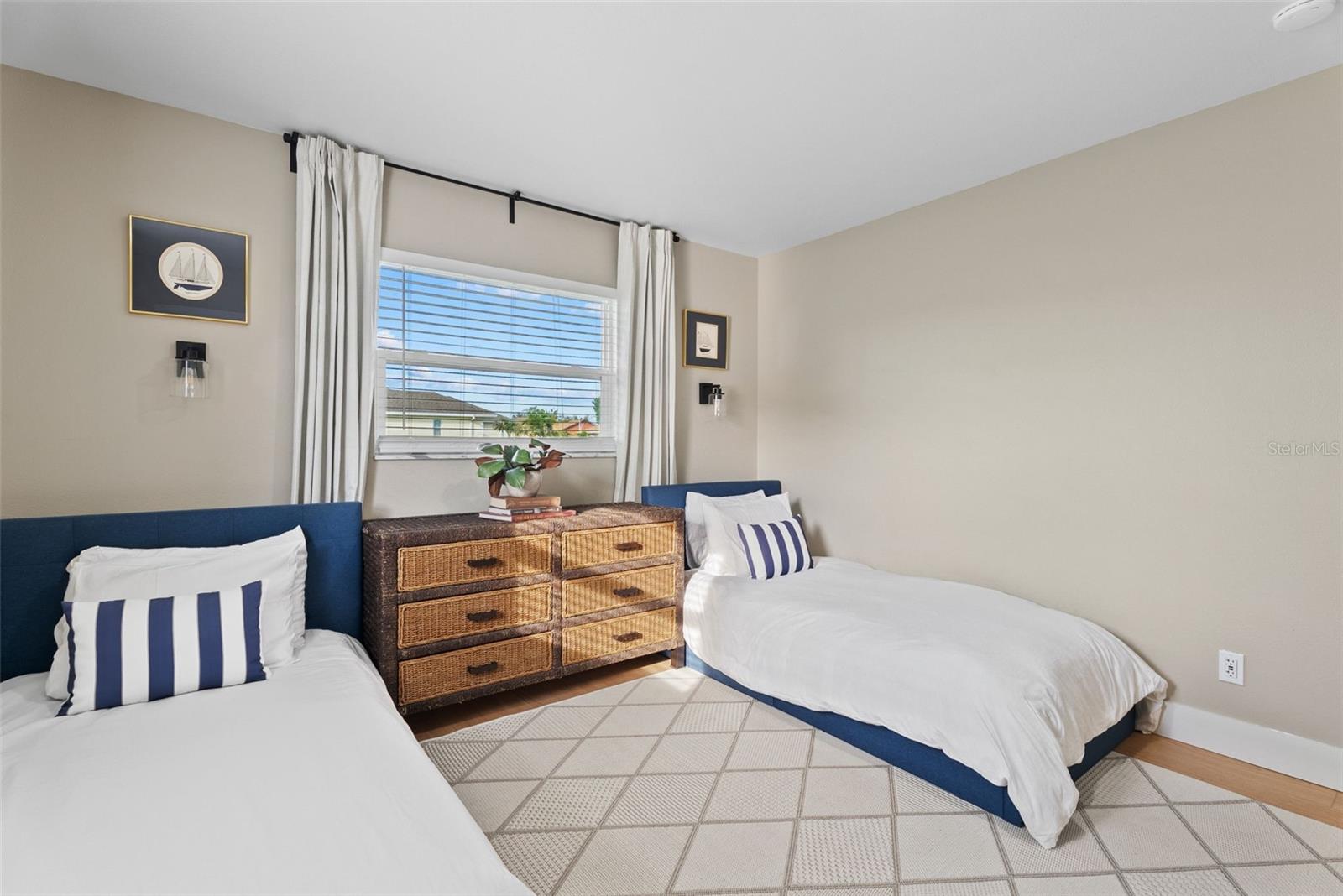 SOUTH VENICE - Residential