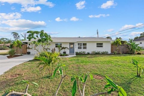 Photo of 3870 Sterling Road, Venice, FL 34293 (MLS # C7524860)