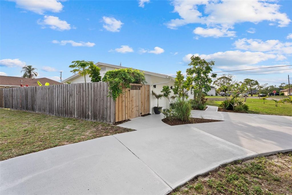 Photo of 3870 Sterling Road, Venice, FL 34293 (MLS # C7524860)
