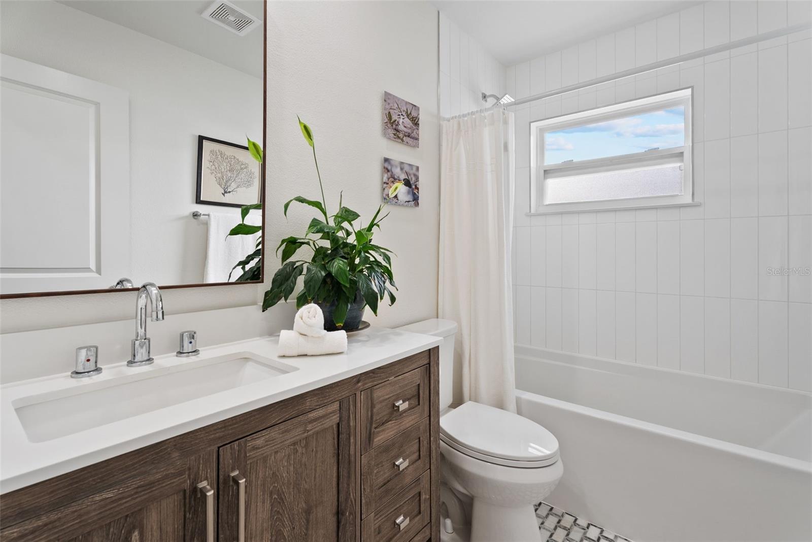 SOUTH VENICE - Residential