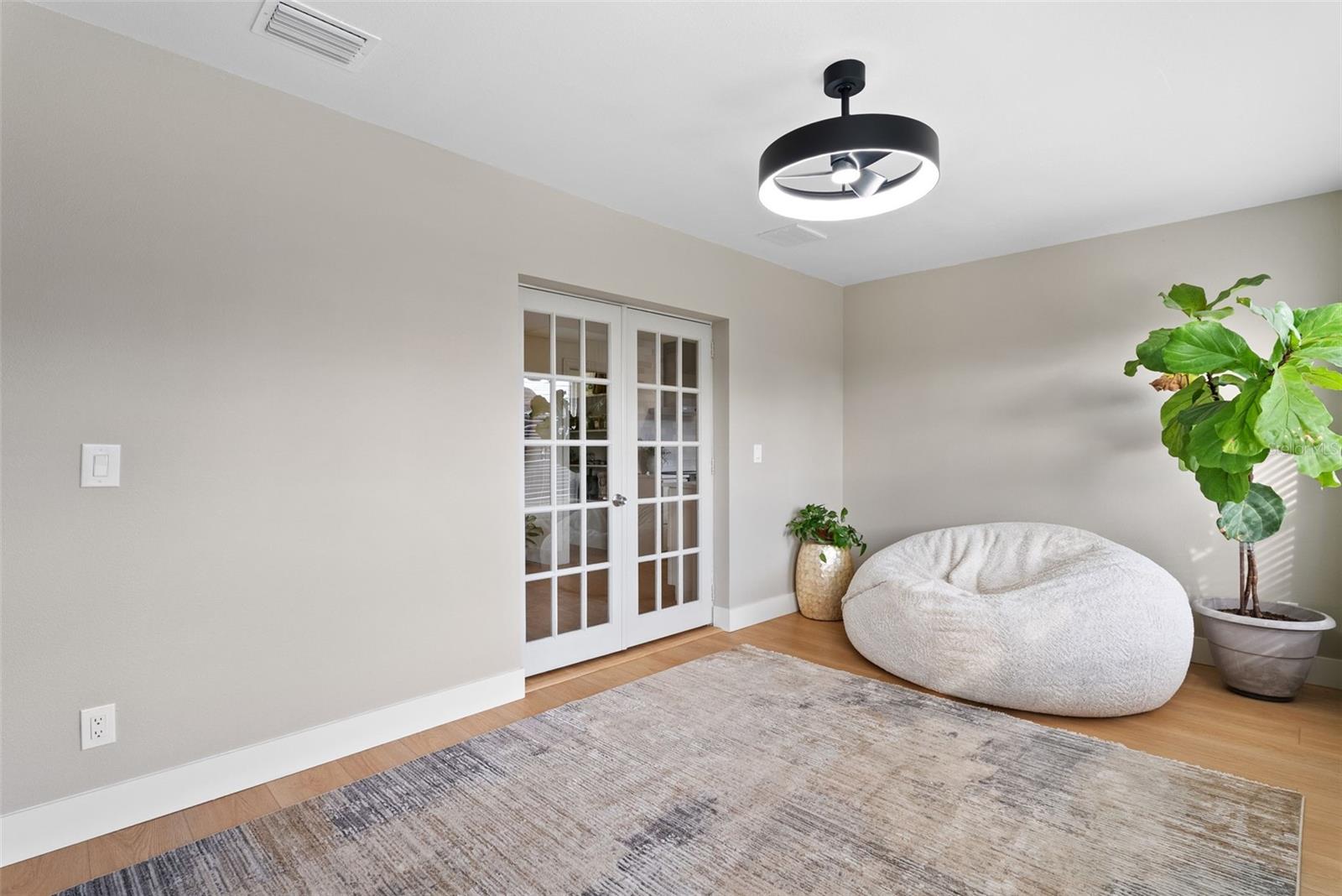 SOUTH VENICE - Residential