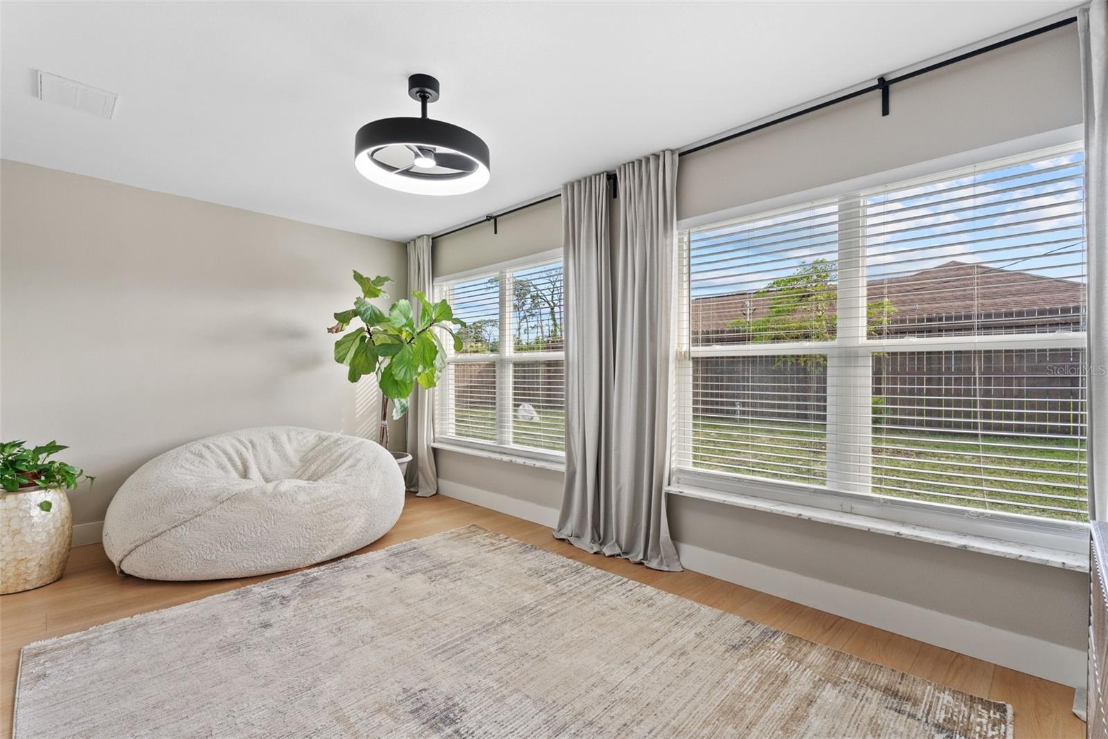 SOUTH VENICE - Residential