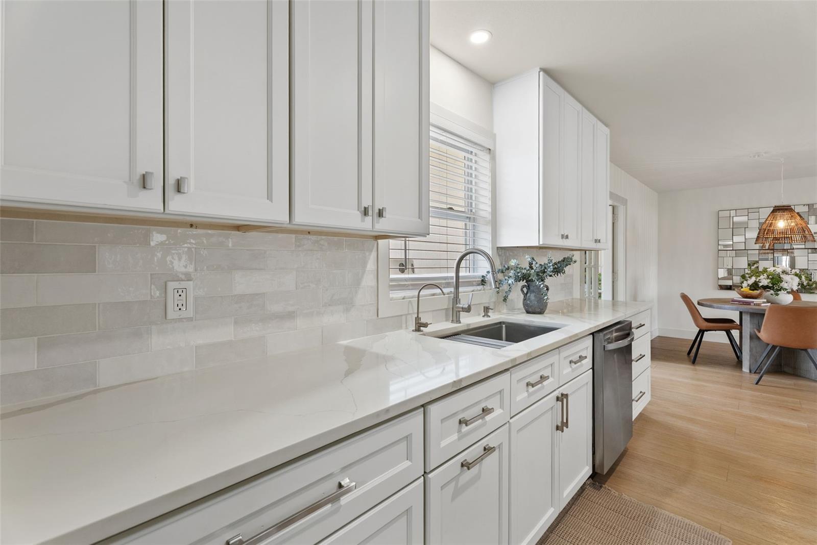 SOUTH VENICE - Residential