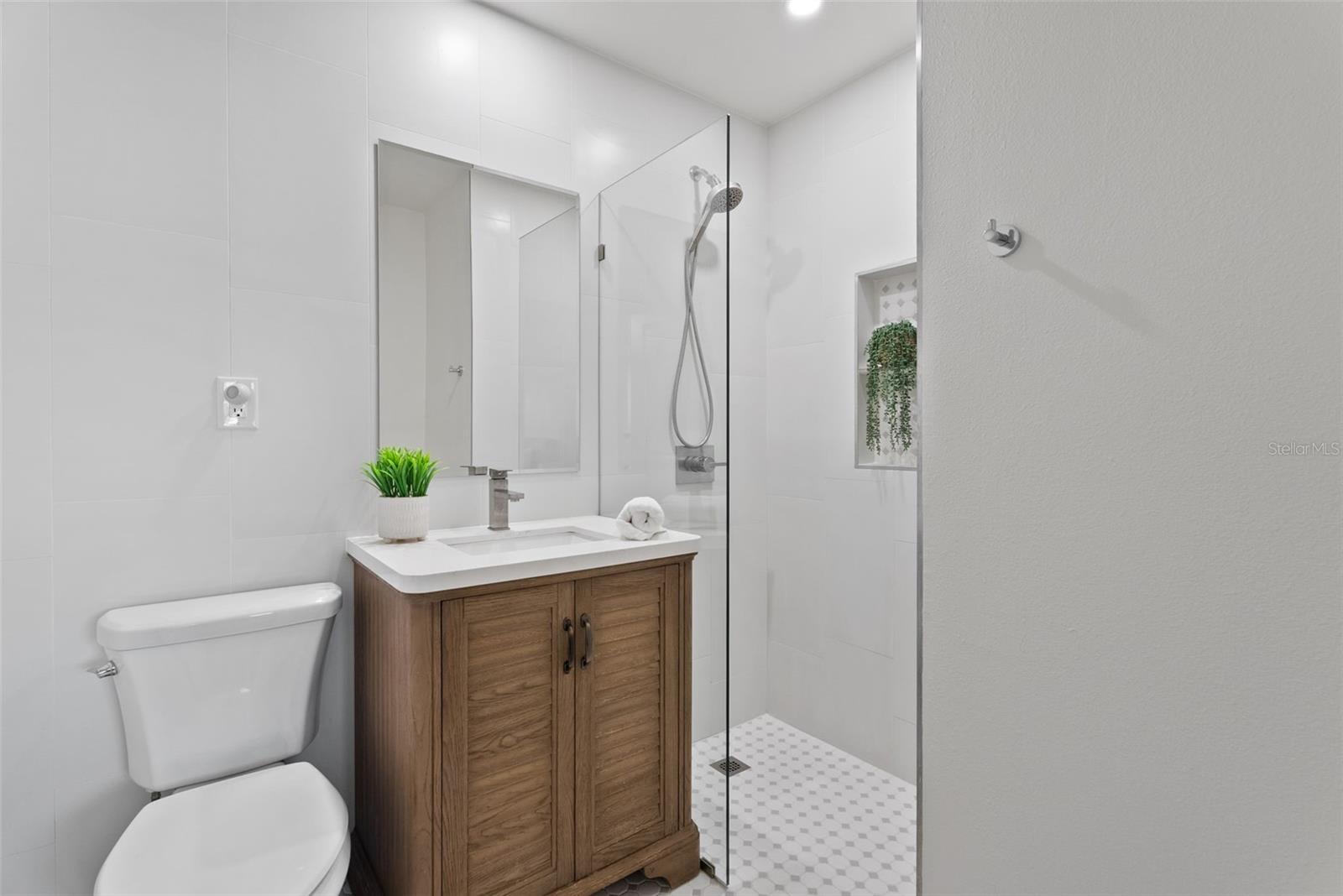 SOUTH VENICE - Residential