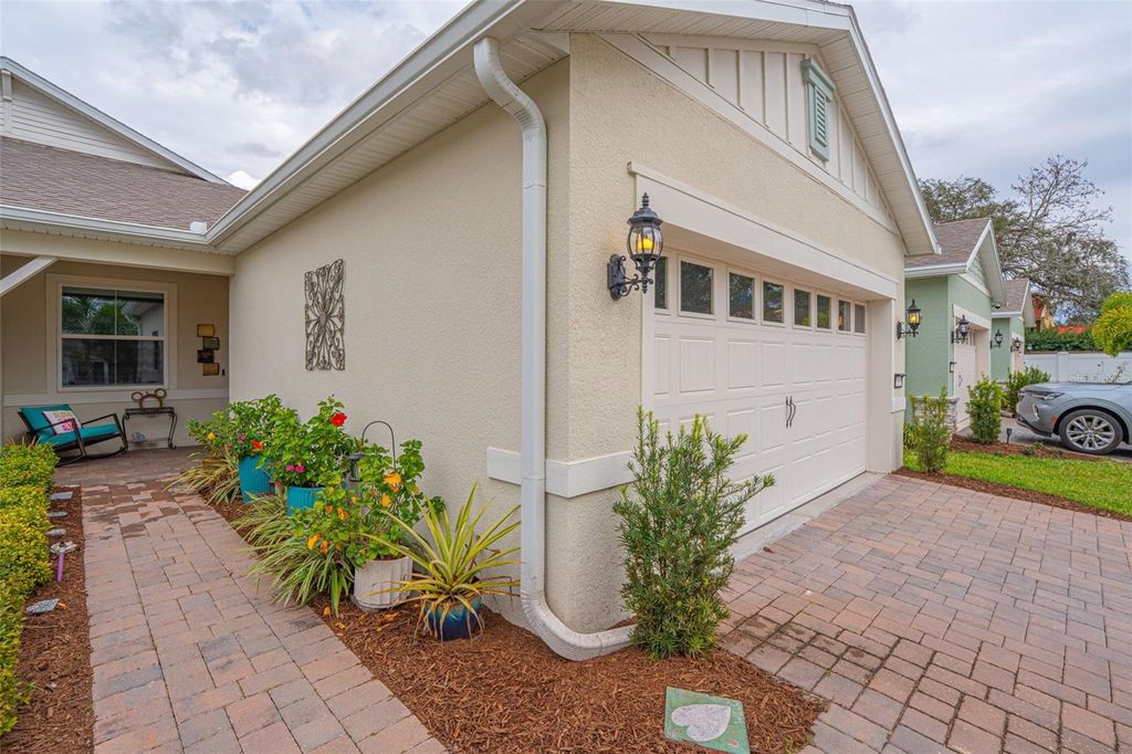 Photo of 13615 Splashing Isla Drive, Winter Garden, FL 34787 (MLS # O6375062)