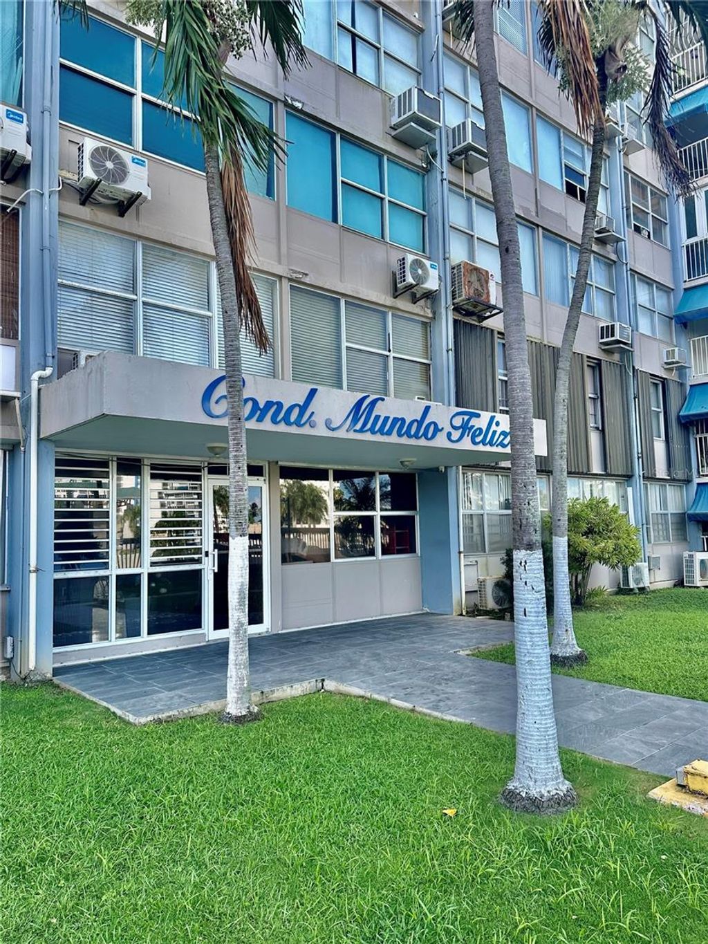 Photo of 111 Apt 111 Cond. Mundo Feliz #111, Isla Verde, PR 00913 (MLS # PR9118199)