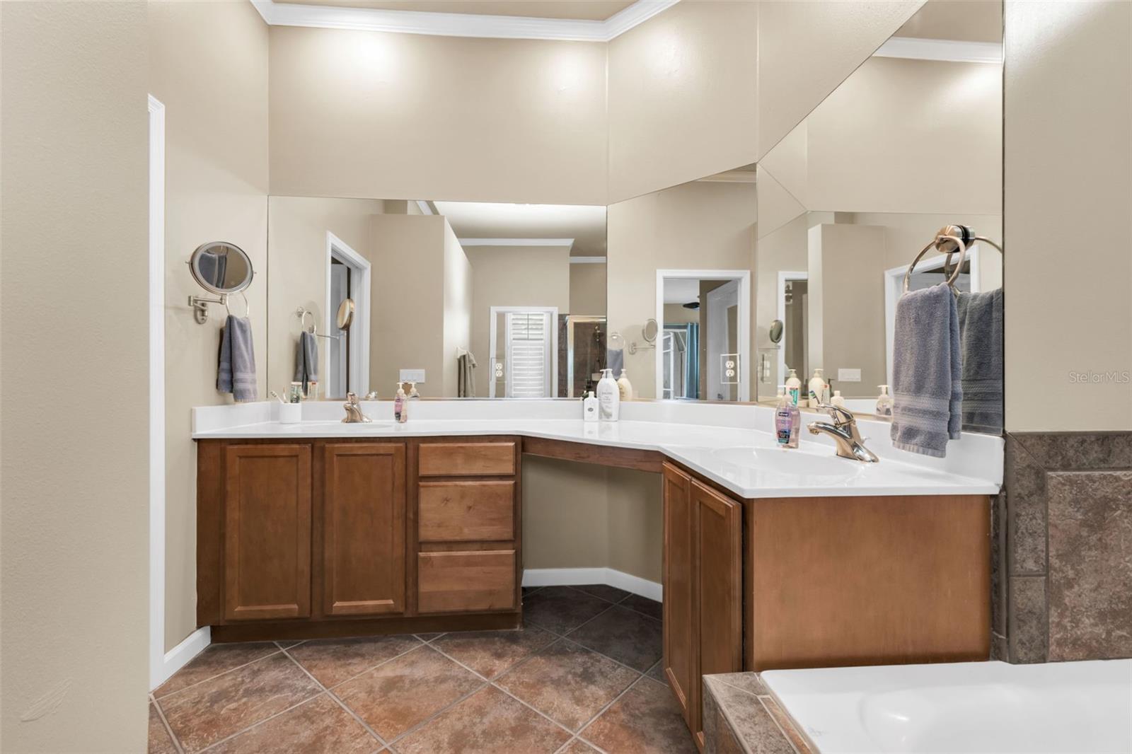 FAIRWAY LAKES AT RIVERWOOD - Residential