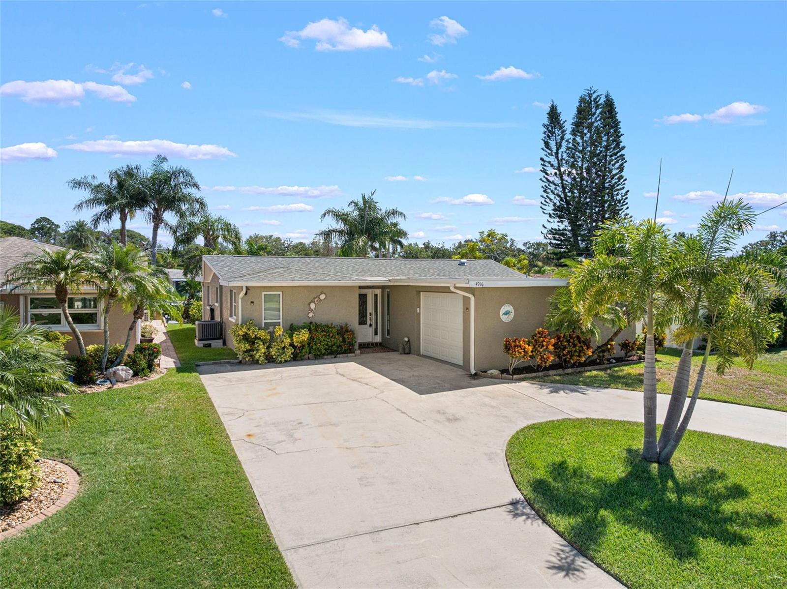 4916 POMPANO DRIVE