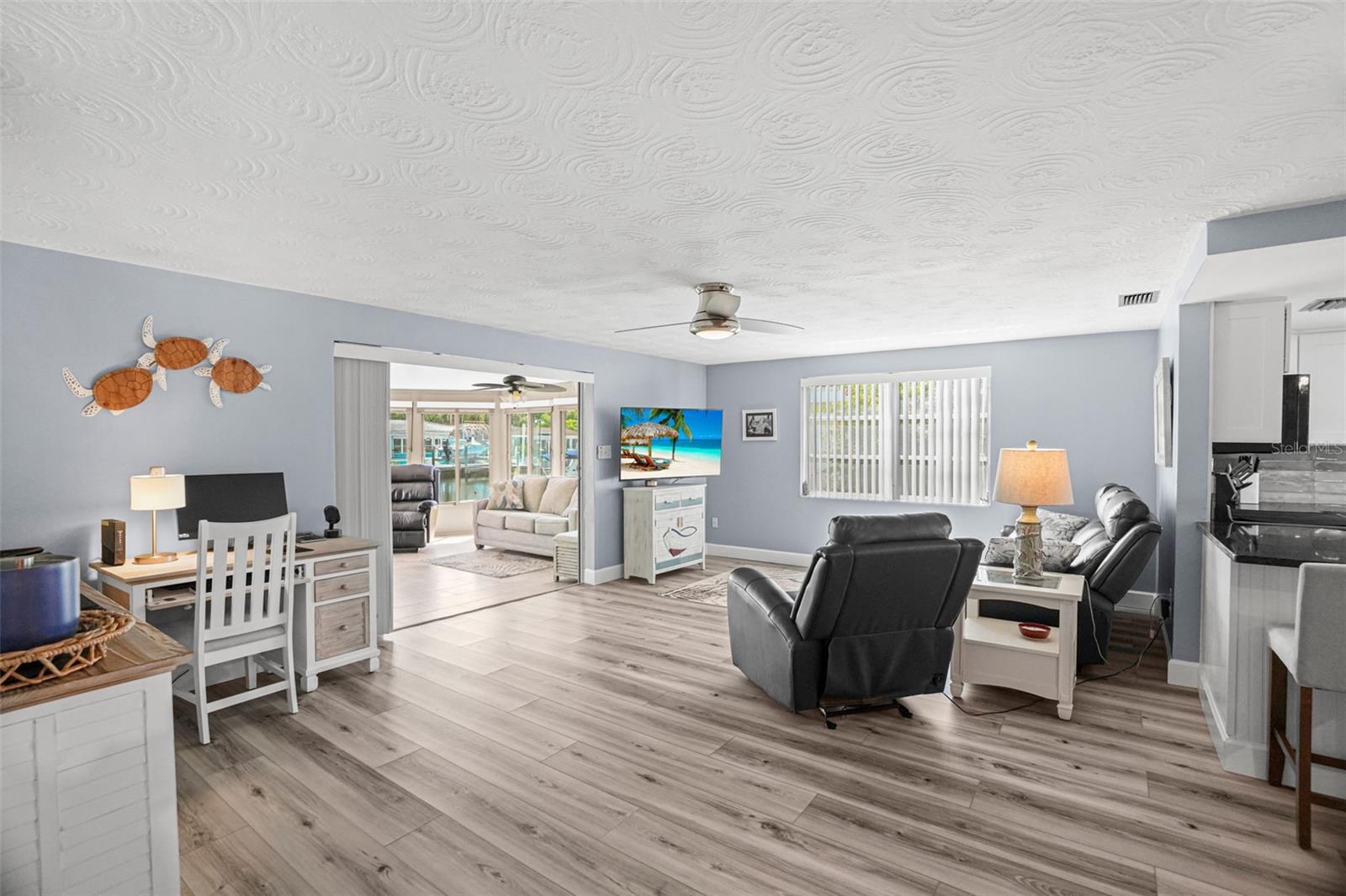 4916 POMPANO DRIVE