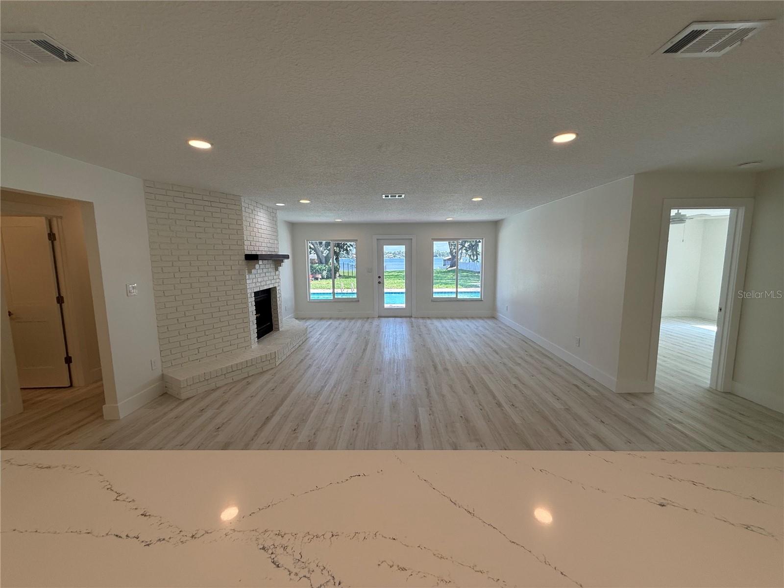 1225 HOFFNER AVENUE