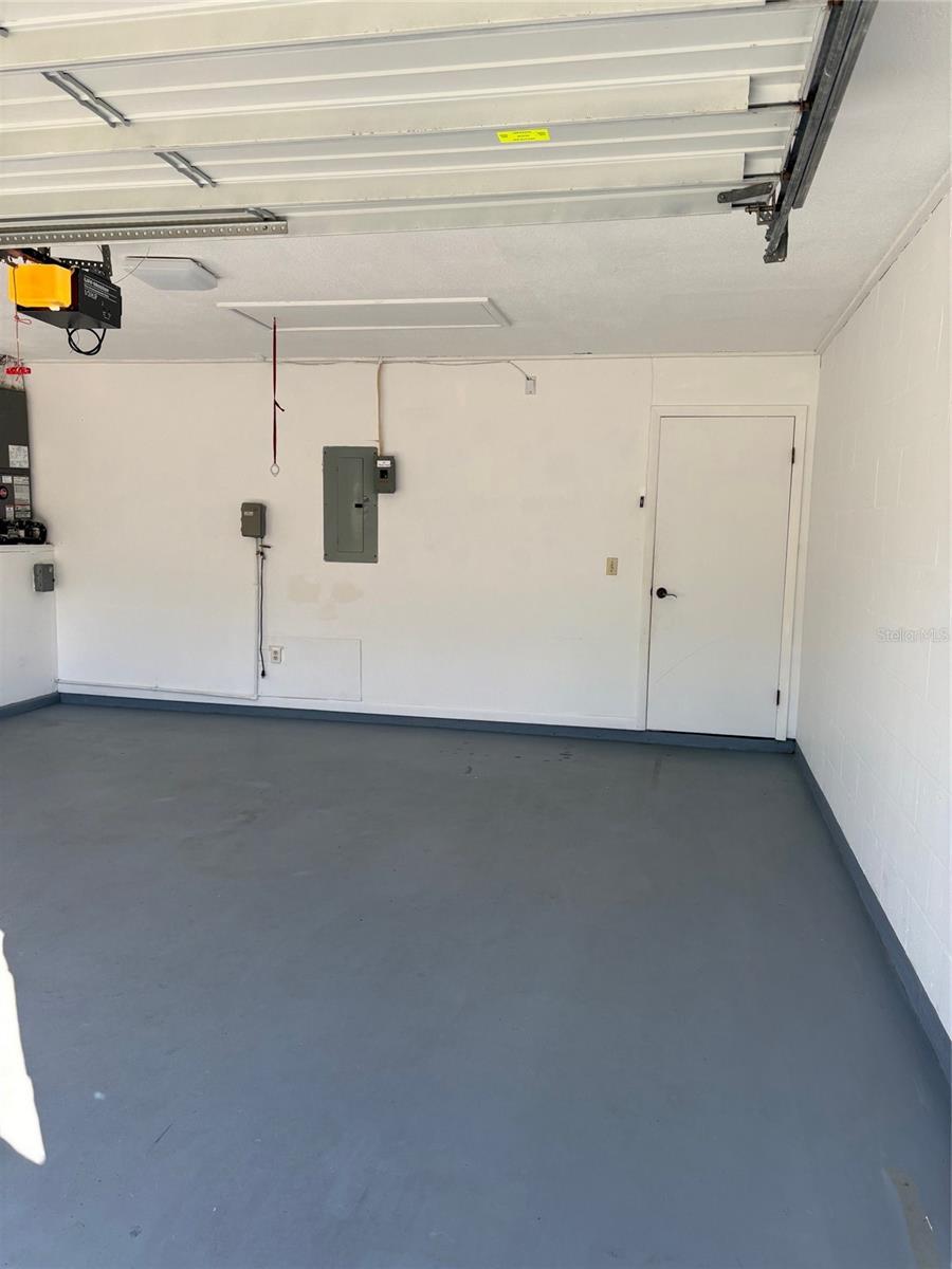 RAINBOW LAKES ESTATE - Residential