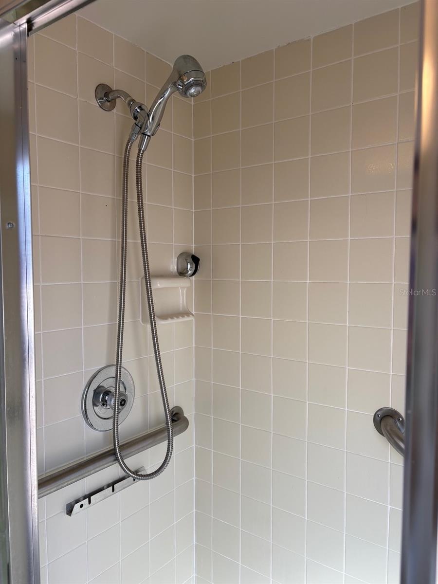 RAINBOW LAKES ESTATE - Residential