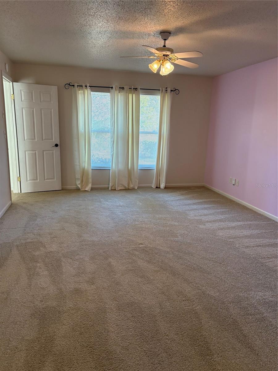 RAINBOW LAKES ESTATE - Residential