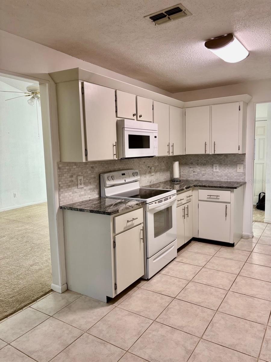 RAINBOW LAKES ESTATE - Residential