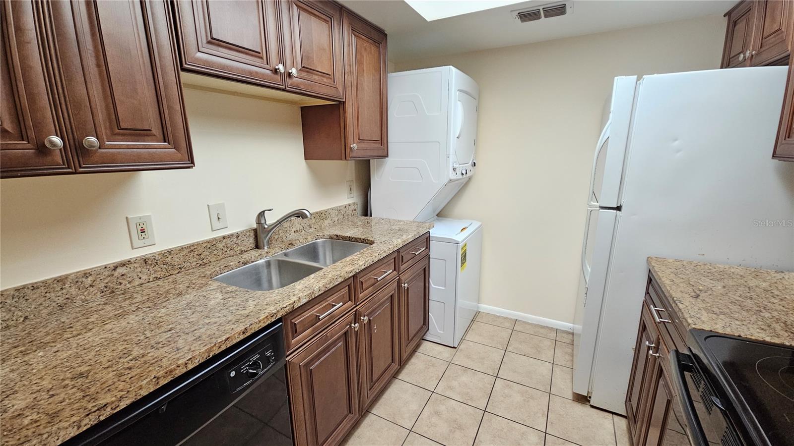 SANDLEWOOD CONDO - Residential