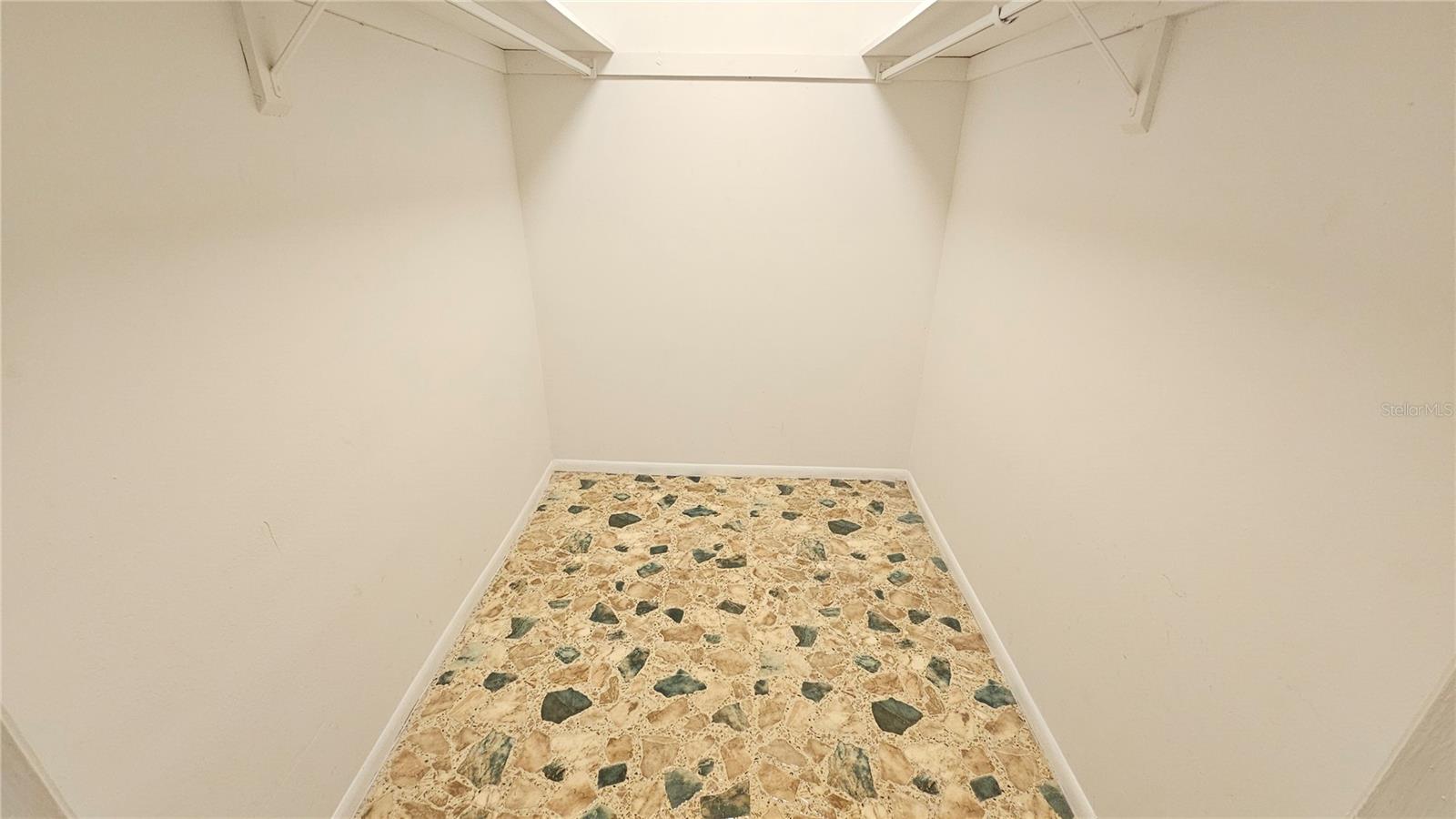 SANDLEWOOD CONDO - Residential