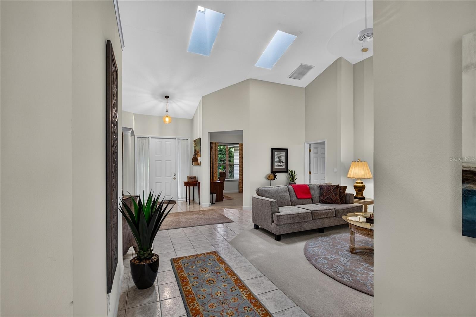 9211 SILVER LAKE DRIVE