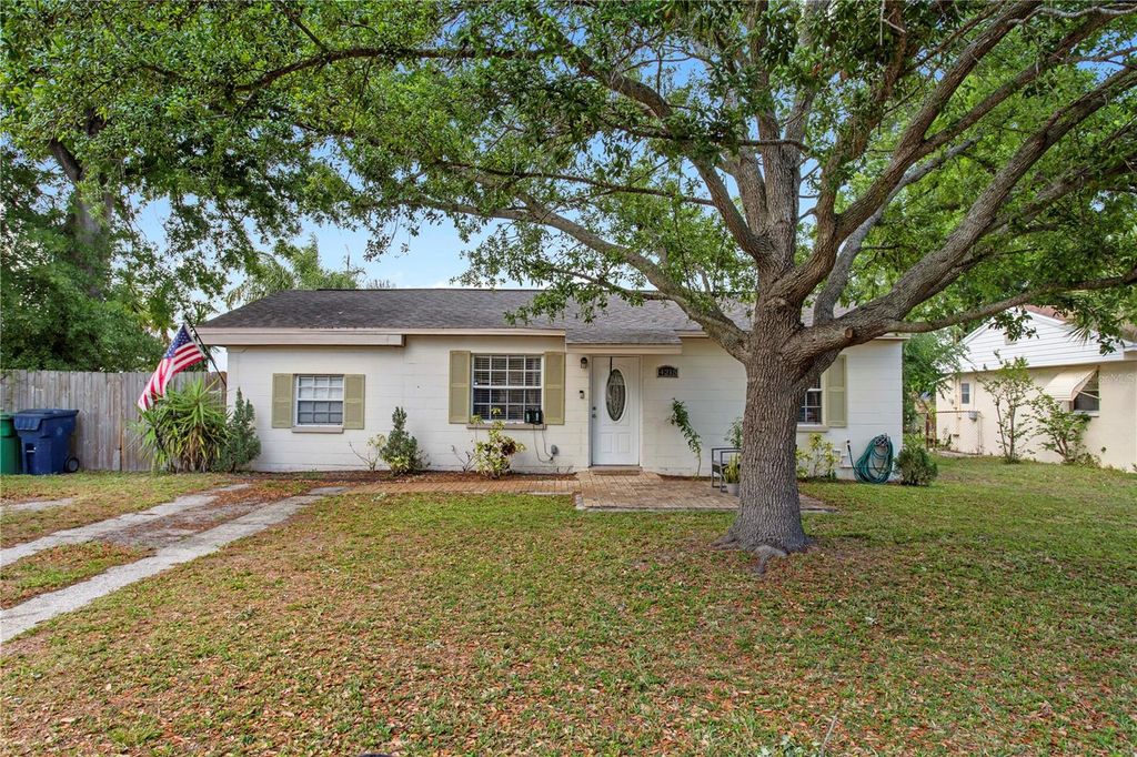 Photo of 4215 W Bay Vista Avenue, Tampa, FL 33611 (MLS # TB8497344)