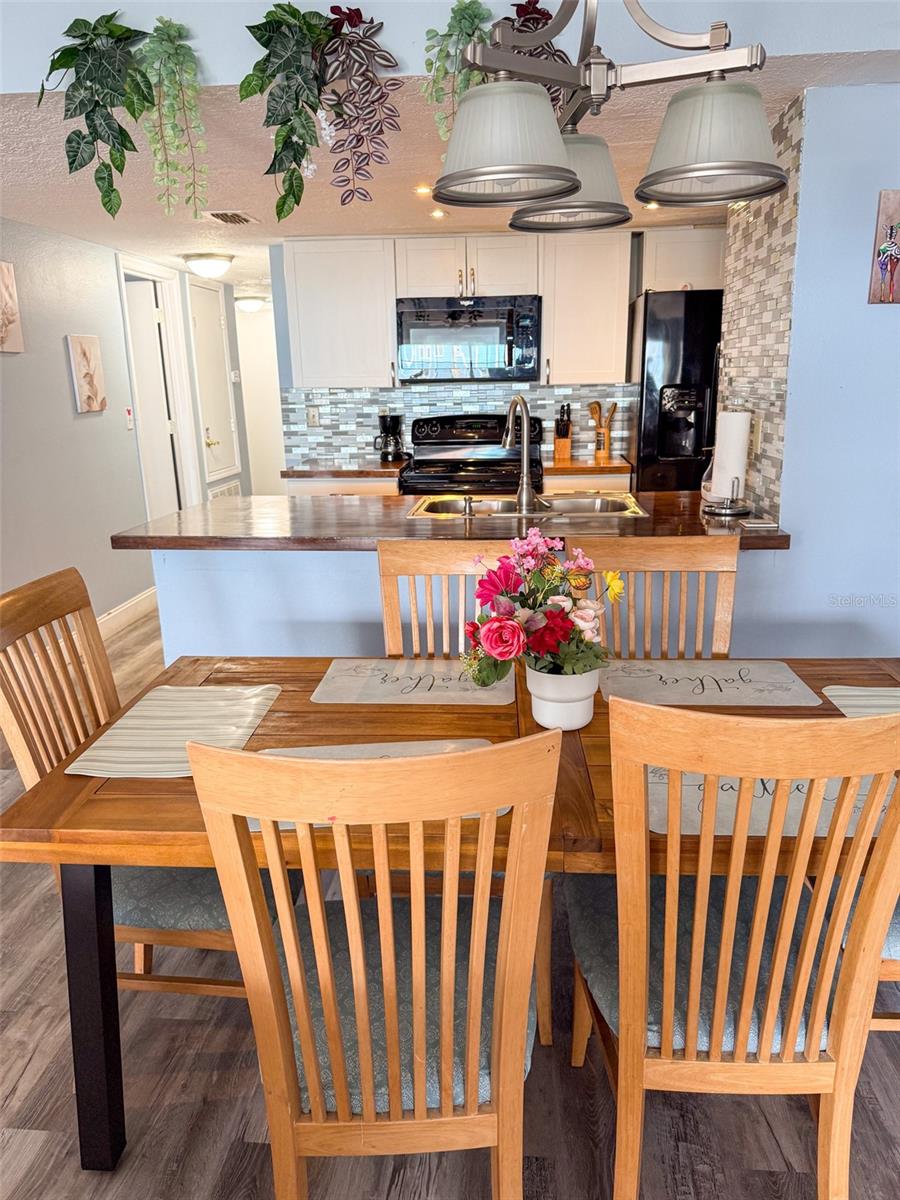 VILLAS AT SOMERSET THE - Residential