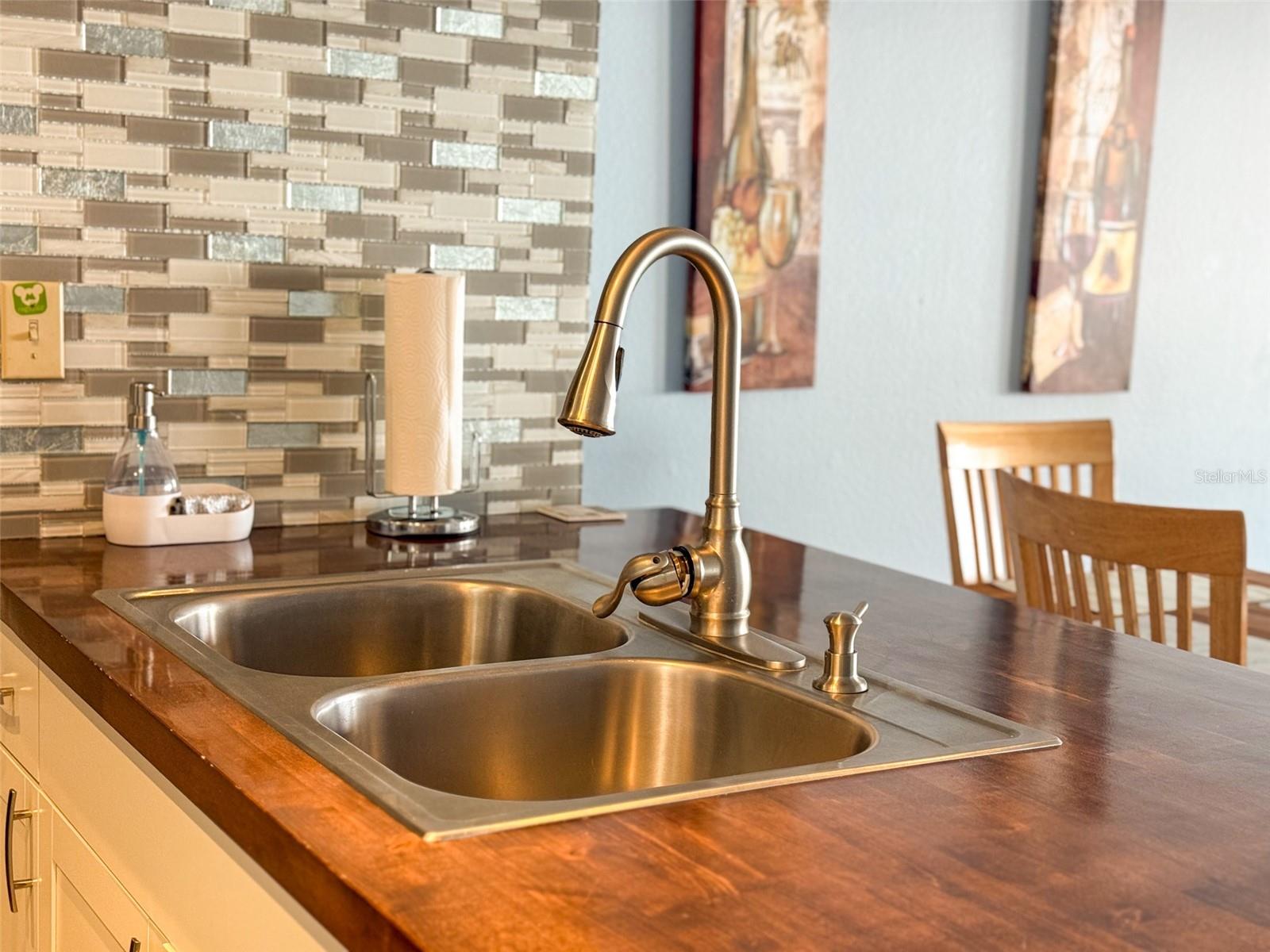 VILLAS AT SOMERSET THE - Residential