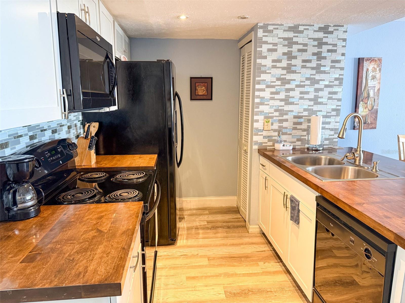 VILLAS AT SOMERSET THE - Residential